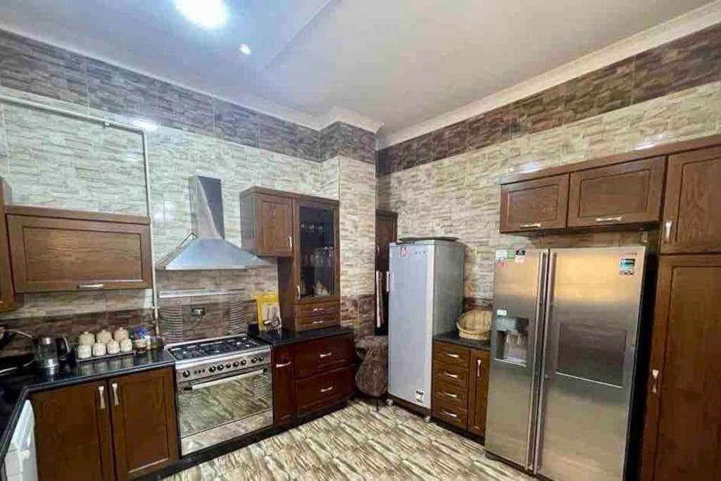Bright And Vintage 3 Bedroom *